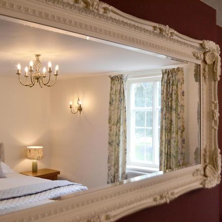 The Nags Head Hotel Montgomery Bagian luar foto