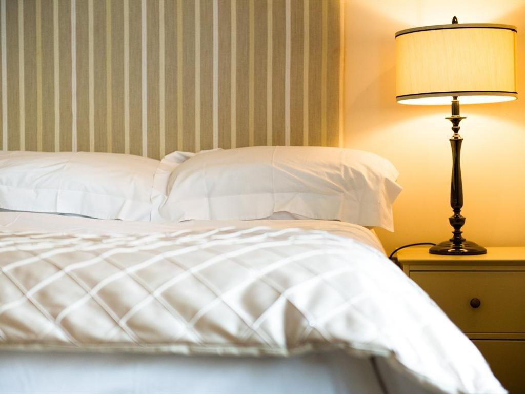 The Nags Head Hotel Montgomery Bagian luar foto