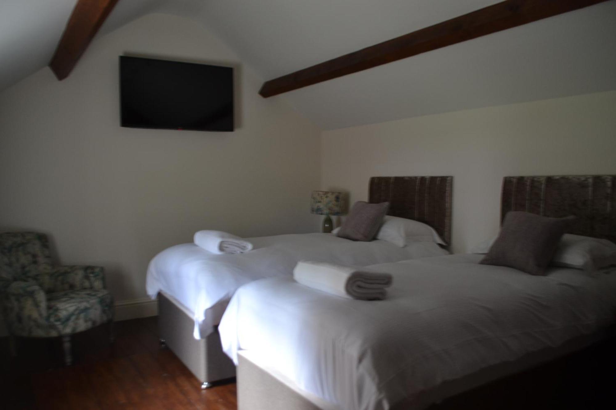 The Nags Head Hotel Montgomery Bagian luar foto