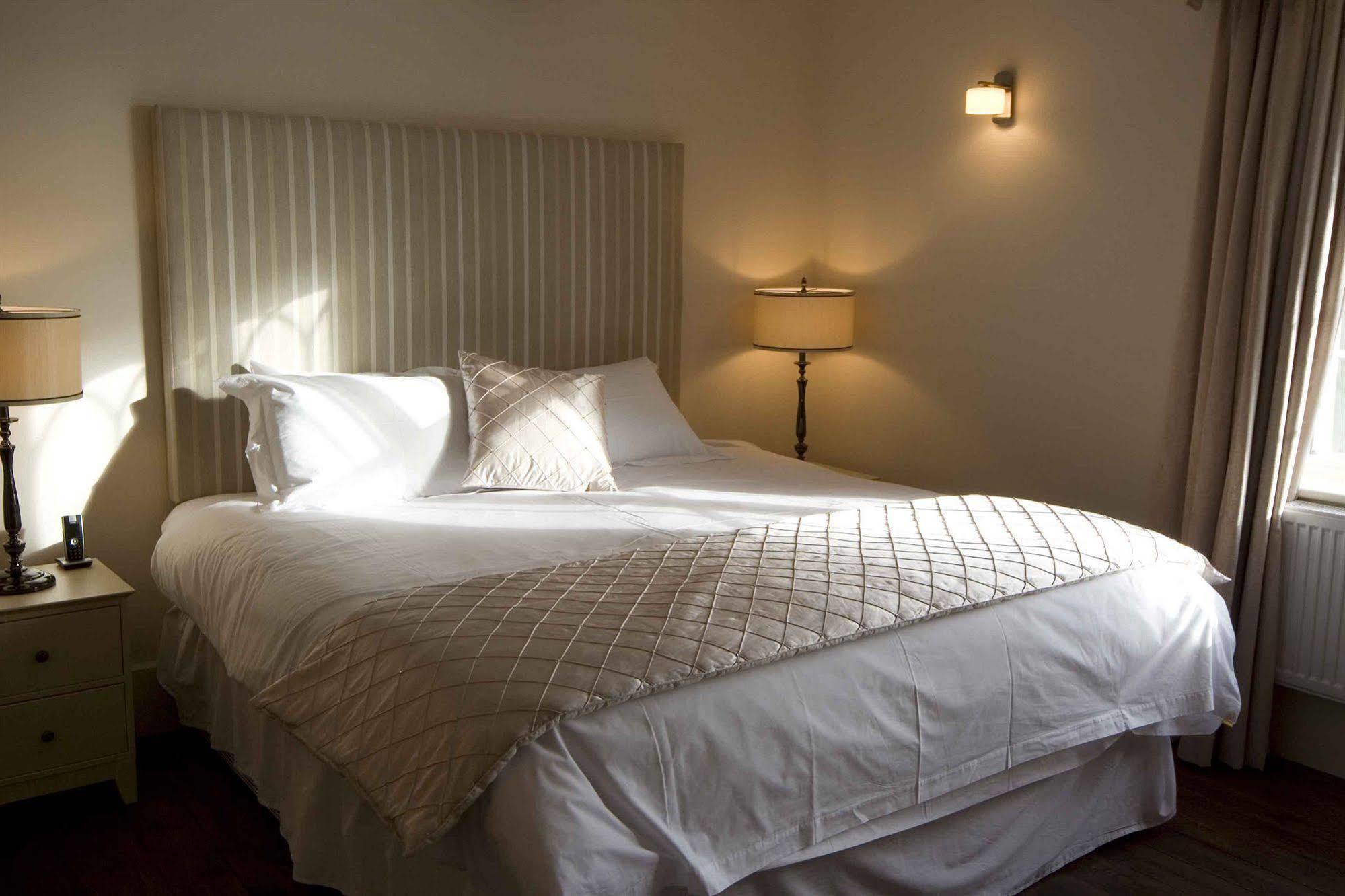 The Nags Head Hotel Montgomery Bagian luar foto